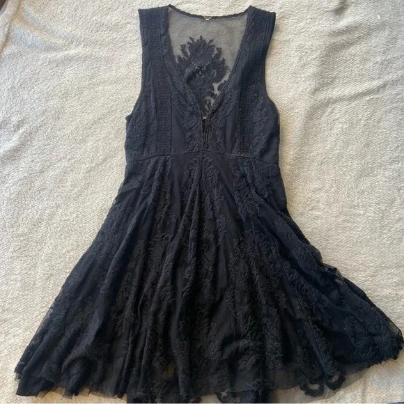 Free People | Dresses | Revolve Free People Dress Size 2 Black Lace Overlay Sleeveless V Neck | Poshmark Free People | Dresses | Revolve Free People Dress Size 2 Black Lace Overlay Sleeveless V Neck | Poshmark